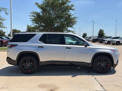 Used 2021 Chevrolet Traverse Premier w/ Redline Edition AWD/4WD image 10