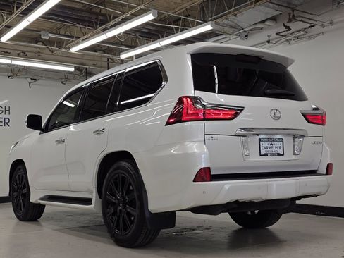 Used 2017 Lexus LX 570 4WD w/ Luxury Package image 12
