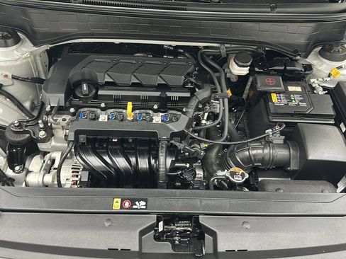 Used 2025 Hyundai Venue SEL FWD image 25