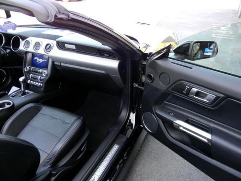 Used 2019 Ford Mustang Premium image 20