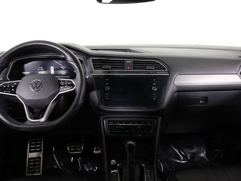 Used 2024 Volkswagen Tiguan SE R-Line FWD image 39