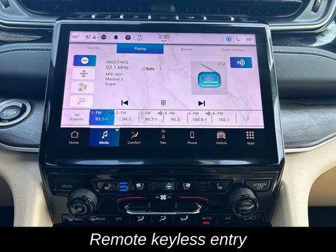Used 2023 Jeep Grand Cherokee 4WD 4xe w/ Luxury Tech Group II image 20
