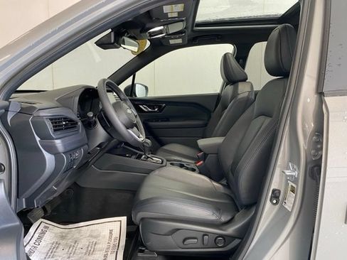 Used 2025 Subaru Forester Limited AWD/4WD image 11