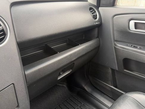 Used 2011 Honda Pilot Touring image 16