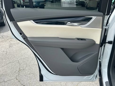 Certified 2024 Cadillac XT6 Premium Luxury w/ Technology Package AWD/4WD image 21