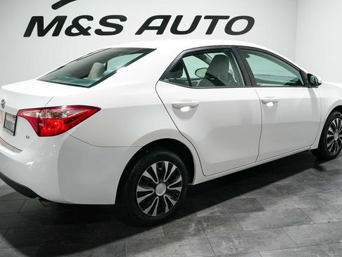 Used 2018 Toyota Corolla LE FWD image 5
