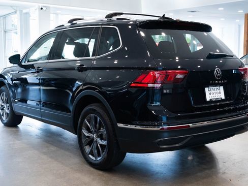 Used 2023 Volkswagen Tiguan SE image 6