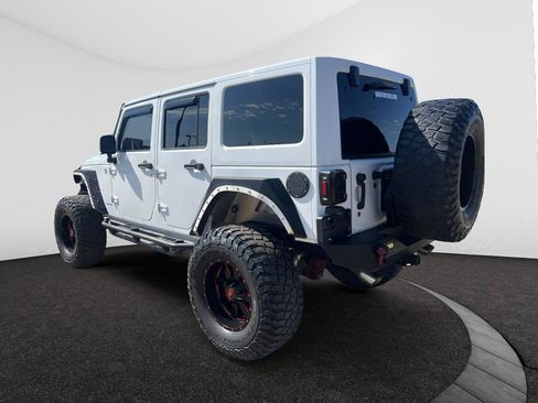 Used 2015 Jeep Wrangler Unlimited Sahara AWD/4WD image 8