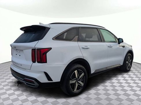 Used 2022 Kia Sorento EX image 3