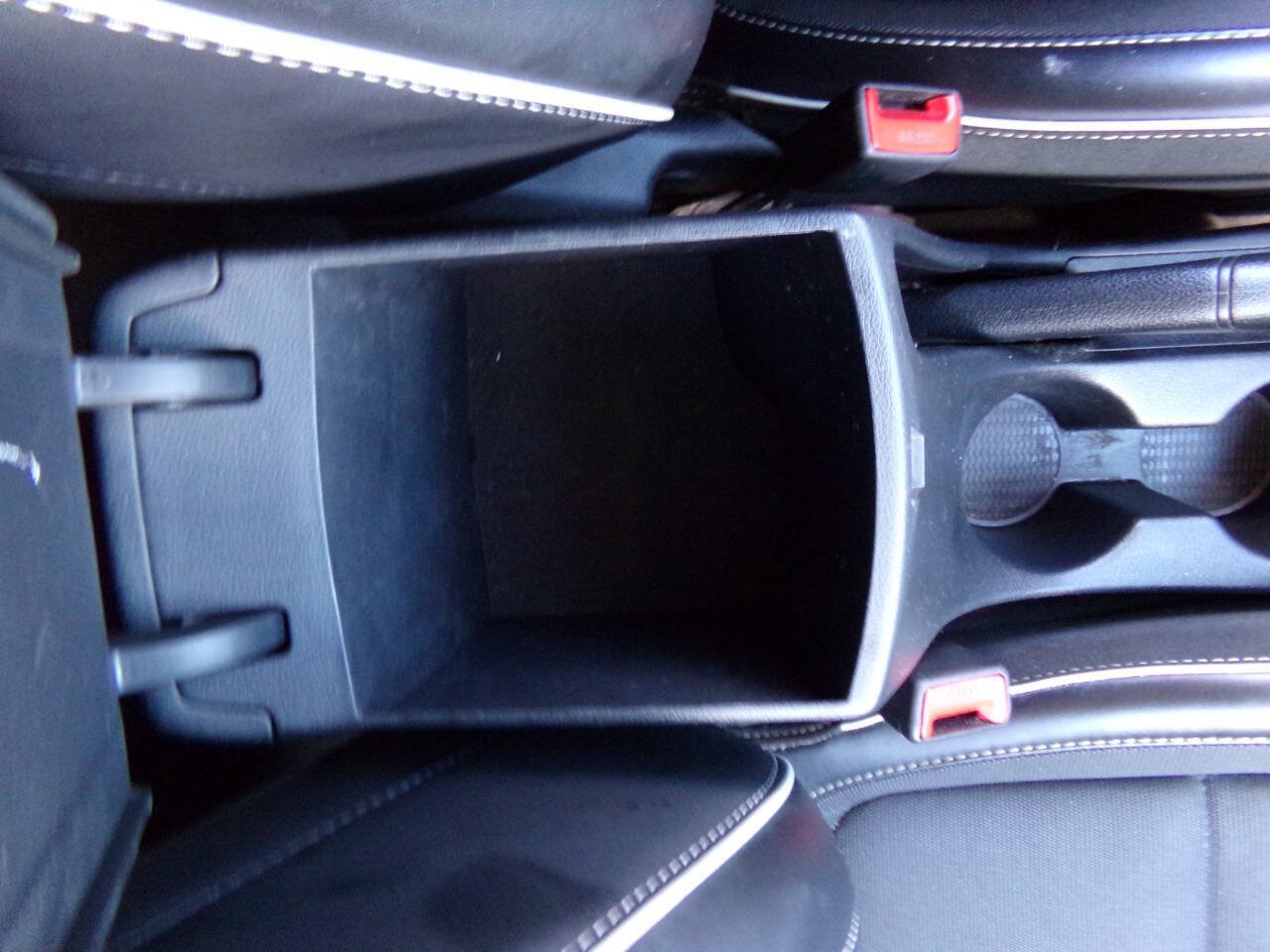 Used 2023 Hyundai Venue Limited FWD image 24