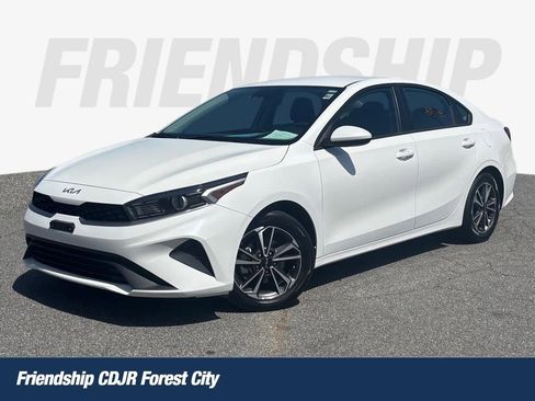 Used 2023 Kia Forte LXS FWD image 1