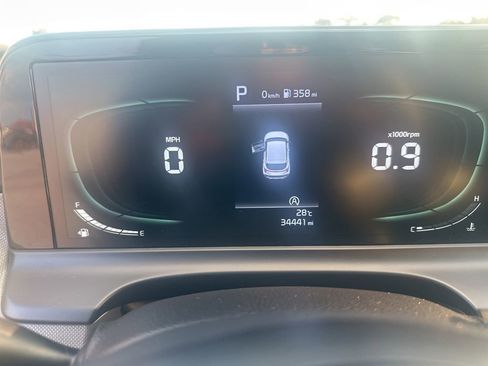 Used 2024 Kia Seltos LX image 16