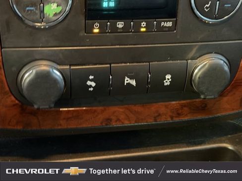 Used 2013 Chevrolet Tahoe LT RWD image 19