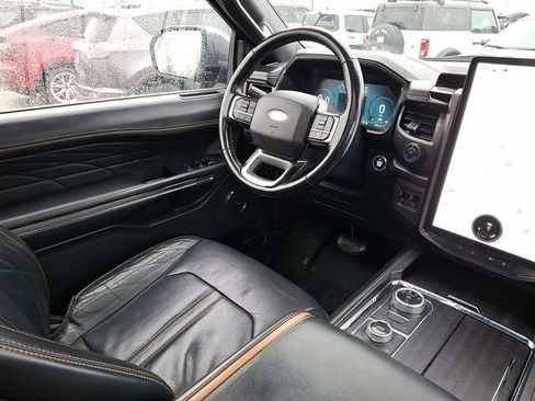 Used 2022 Ford Expedition Platinum AWD/4WD image 18