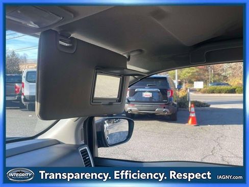 Certified 2024 Nissan Frontier SV image 33