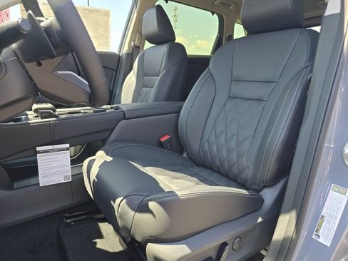 New 2026 Nissan Rogue Platinum AWD/4WD image 16
