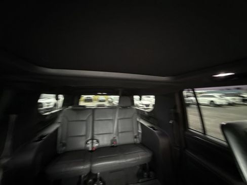 Used 2023 Chevrolet Suburban RST w/ Luxury Package AWD/4WD image 12
