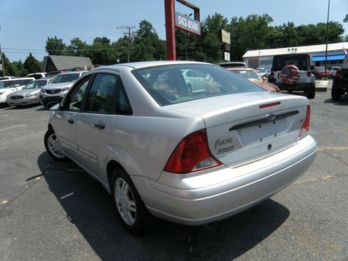 Used 2003 Ford Focus SE image 3
