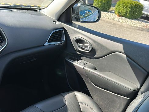 Used 2022 Jeep Cherokee Latitude Lux image 22