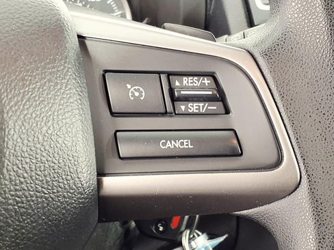 Used 2015 Subaru Crosstrek 2.0i Premium w/ Moonroof Package AWD/4WD image 19