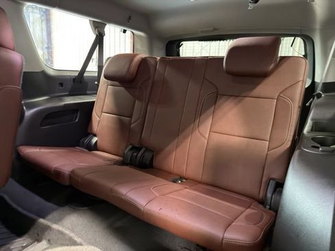 Used 2019 Chevrolet Suburban Premier w/ Premier Plus Edition AWD/4WD image 24