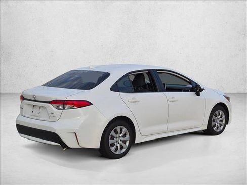 Used 2021 Toyota Corolla LE FWD image 5