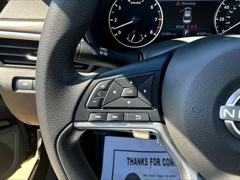 Used 2025 Nissan Altima 2.5 SV image 11