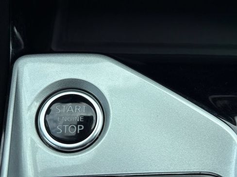 Used 2024 Nissan Altima 2.5 SV FWD image 10