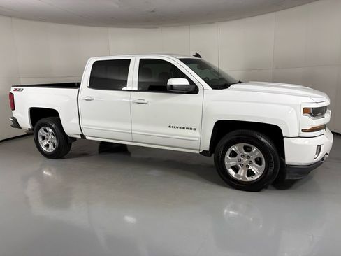 Used 2018 Chevrolet Silverado 1500 LT w/ All Star Edition image 10