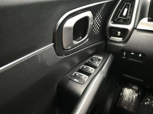 Used 2023 Kia Sorento S w/ Panoramic Sunroof Package FWD image 19