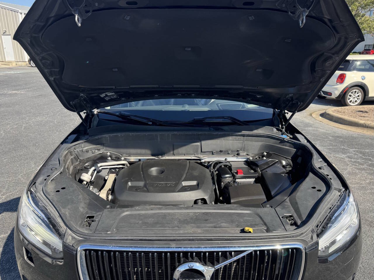 Used 2017 Volvo XC90 T6 Momentum AWD/4WD image 21