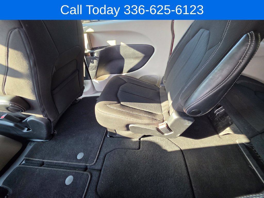 Used 2023 Chrysler Voyager LX FWD image 30