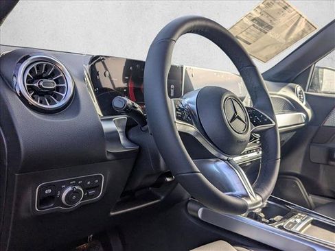 Used 2026 Mercedes-Benz GLB 250 image 6