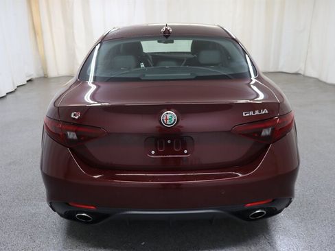 Used 2019 Alfa Romeo Giulia Ti Sport w/ Quick Order Package 22U Sport RWD image 5