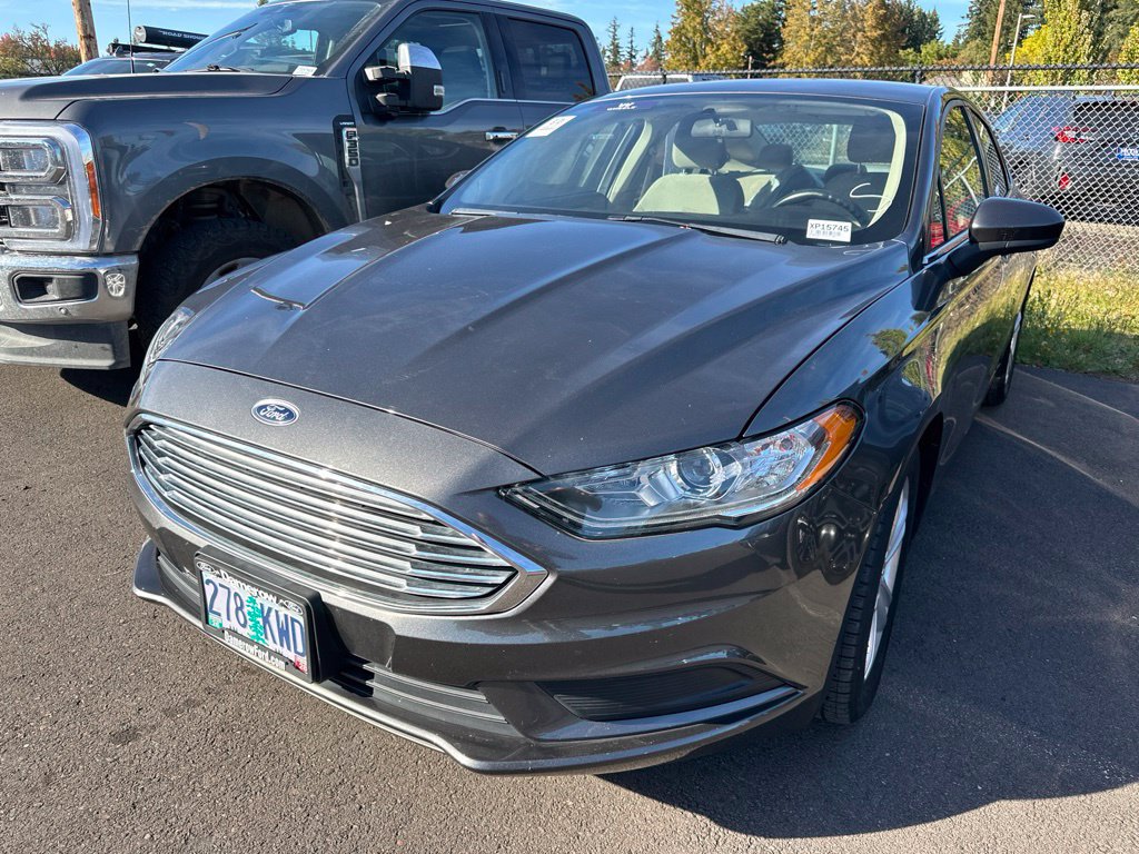 Used 2018 Ford Fusion SE FWD image 1