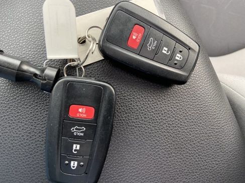 Used 2020 Toyota RAV4 XLE w/ Convenience Package AWD/4WD image 47
