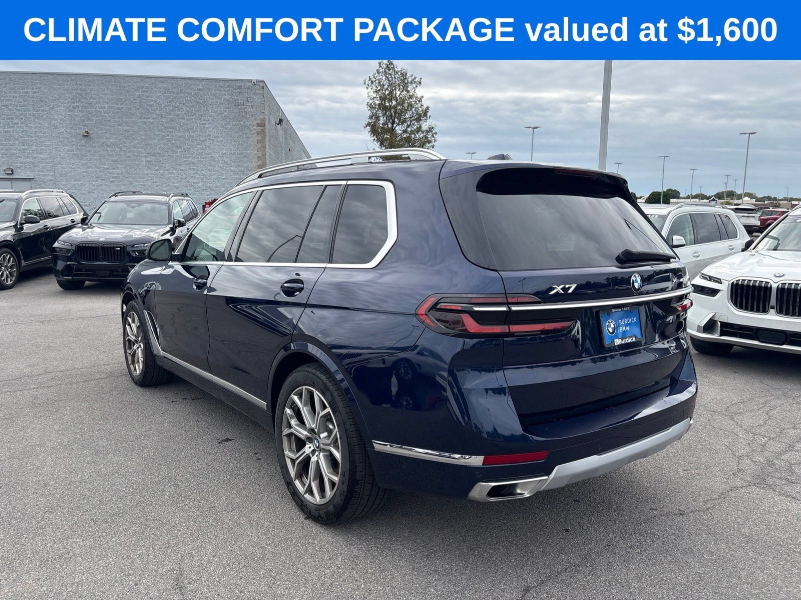 Used 2026 BMW X7 xDrive40i w/ Premium Package AWD/4WD image 4