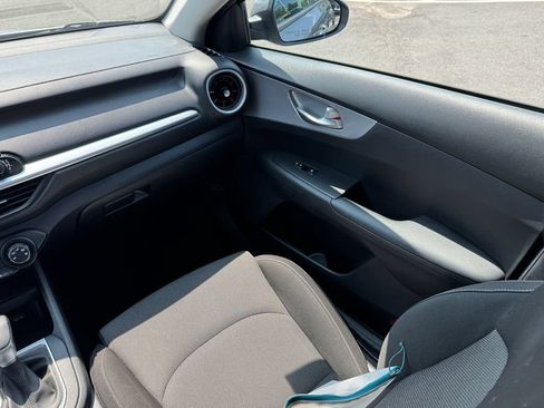 Used 2023 Kia Forte LXS w/ LXS Technology Package FWD image 15