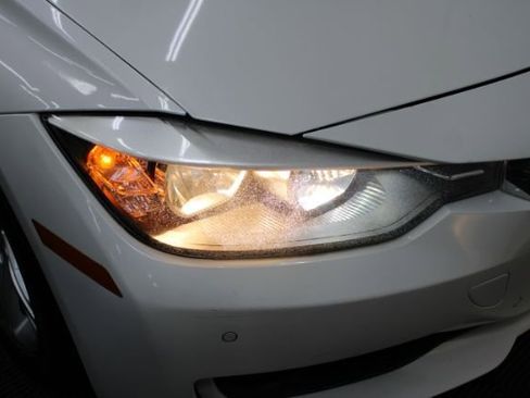 Used 2014 BMW 320i xDrive Sedan image 26