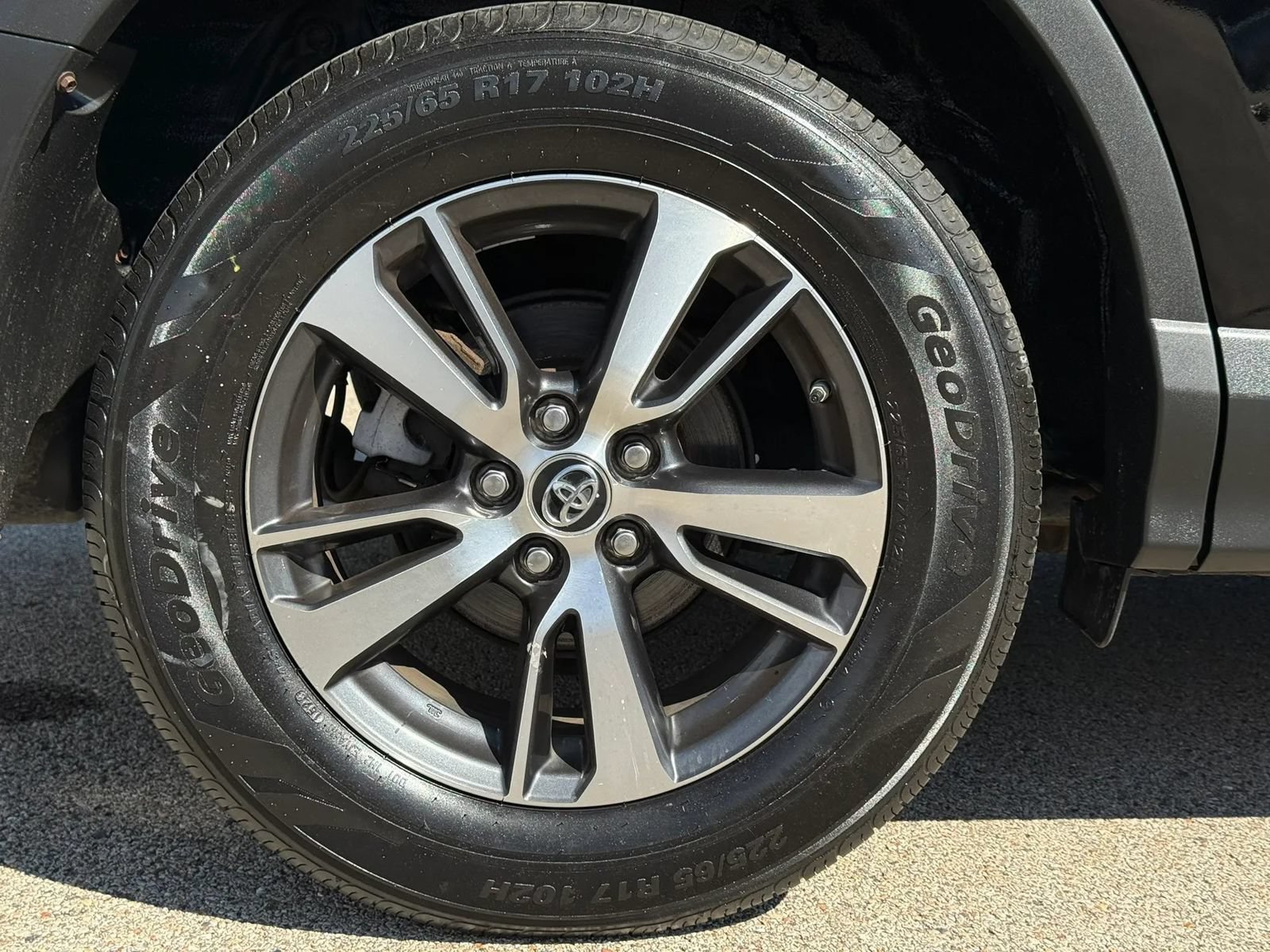 Used 2018 Toyota RAV4 XLE w/ Plus Extra Value Package FWD image 36