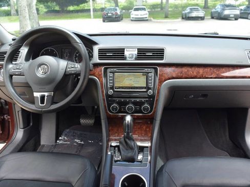 Used 2013 Volkswagen Passat TDI SEL Premium FWD image 53