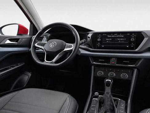 Certified 2023 Volkswagen Taos SE AWD/4WD image 30