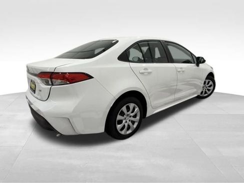 Used 2024 Toyota Corolla LE image 5