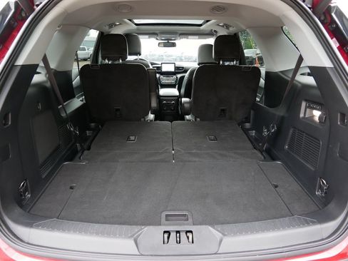 Certified 2023 Ford Explorer Limited w/ Class IV Trailer Tow Package AWD/4WD image 10