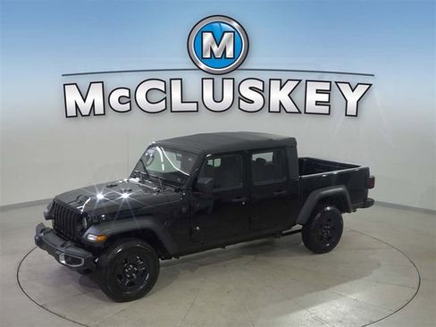 Used 2023 Jeep Gladiator Sport image 1