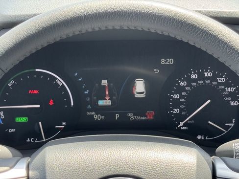 Used 2025 Toyota Sienna XLE FWD image 14