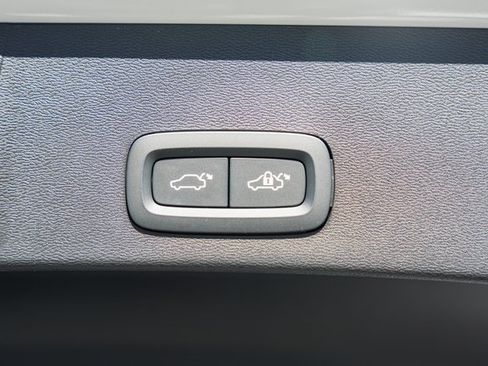 New 2026 Volvo XC40 B5 Plus w/ Protection Package Premier image 10