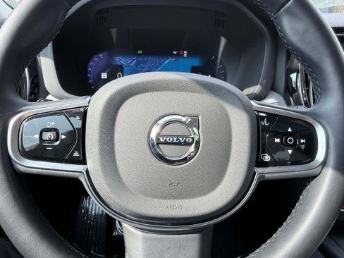 Certified 2025 Volvo XC60 B5 Plus AWD/4WD image 20