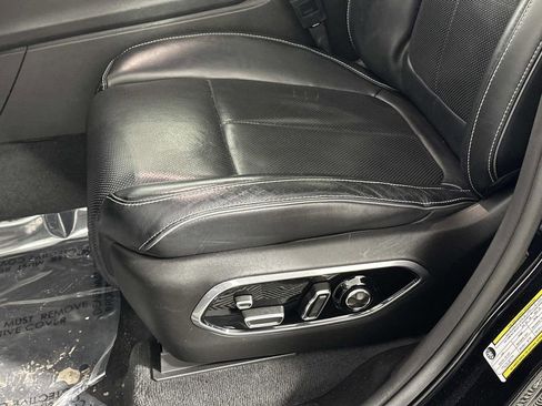 Used 2023 Jeep Grand Cherokee Overland w/ Luxury Tech Group IV image 28