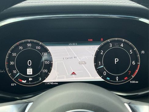 Used 2025 Jaguar F-PACE R-Dynamic S image 31